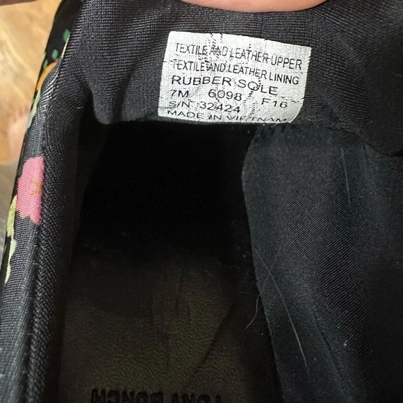 Authentic Tory Burch Black and Floral Women’s Sneakers Size 7 EUC - Picture 4 of 7